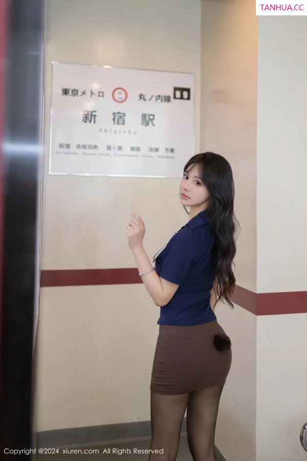   [XiuRen]高清写真图 2024.03.01 No.8167 幼幼 黑丝美腿第3张图片